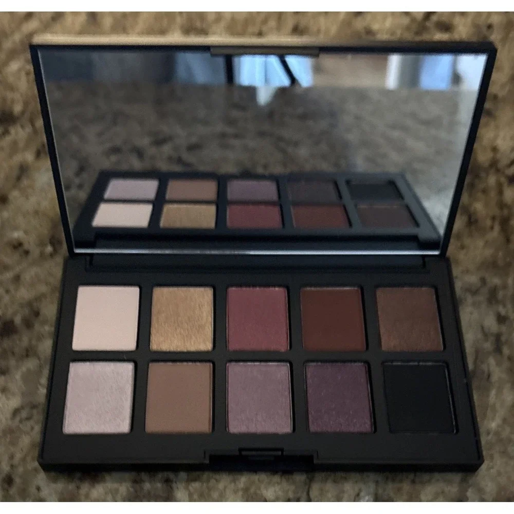 HAUS LABORATORIES By Lady Gaga GLAM ROOM PALETTE NO. 1 FAME | 10-Shade Eyesha...